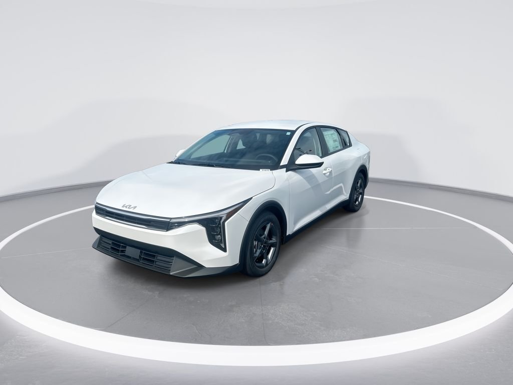 Certified Used 2026 White Kia LXS image 4