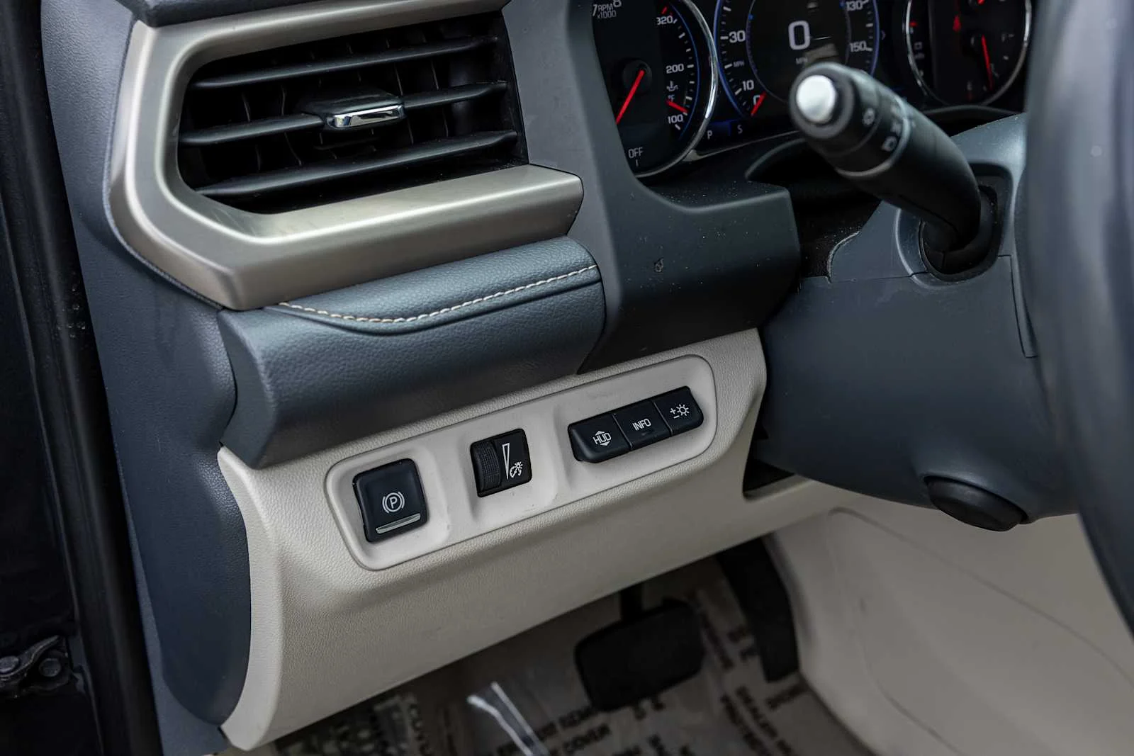 2022 GMC Acadia Denali - Photo 16