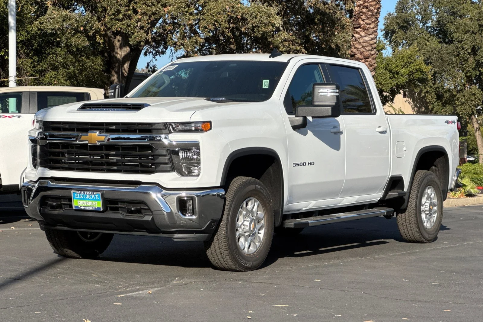 2026 Chevrolet Silverado 3500 HD LT view 7