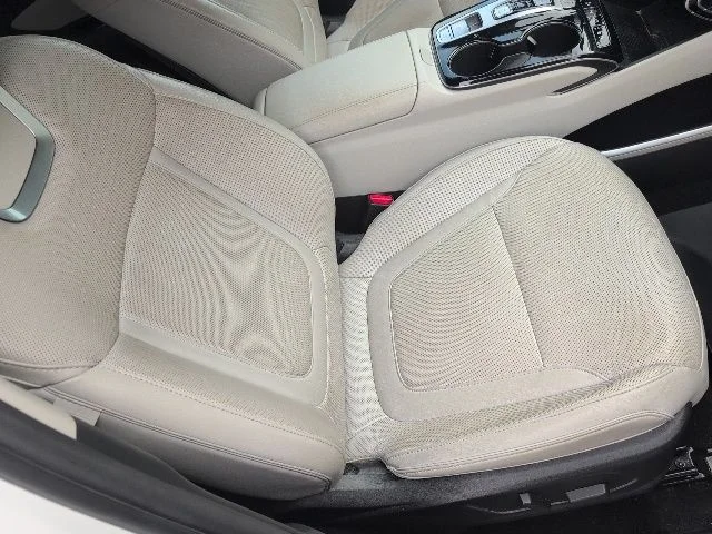 Used 2023 White Hyundai Limited image 9