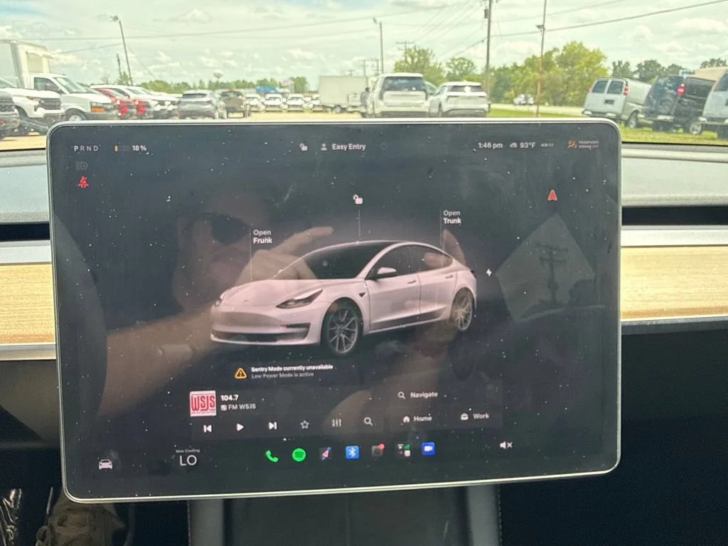 Used 2023  Tesla  image 17