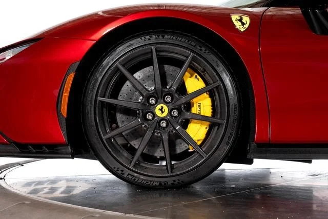 Used 2023 Rosso California Ferrari  image 16