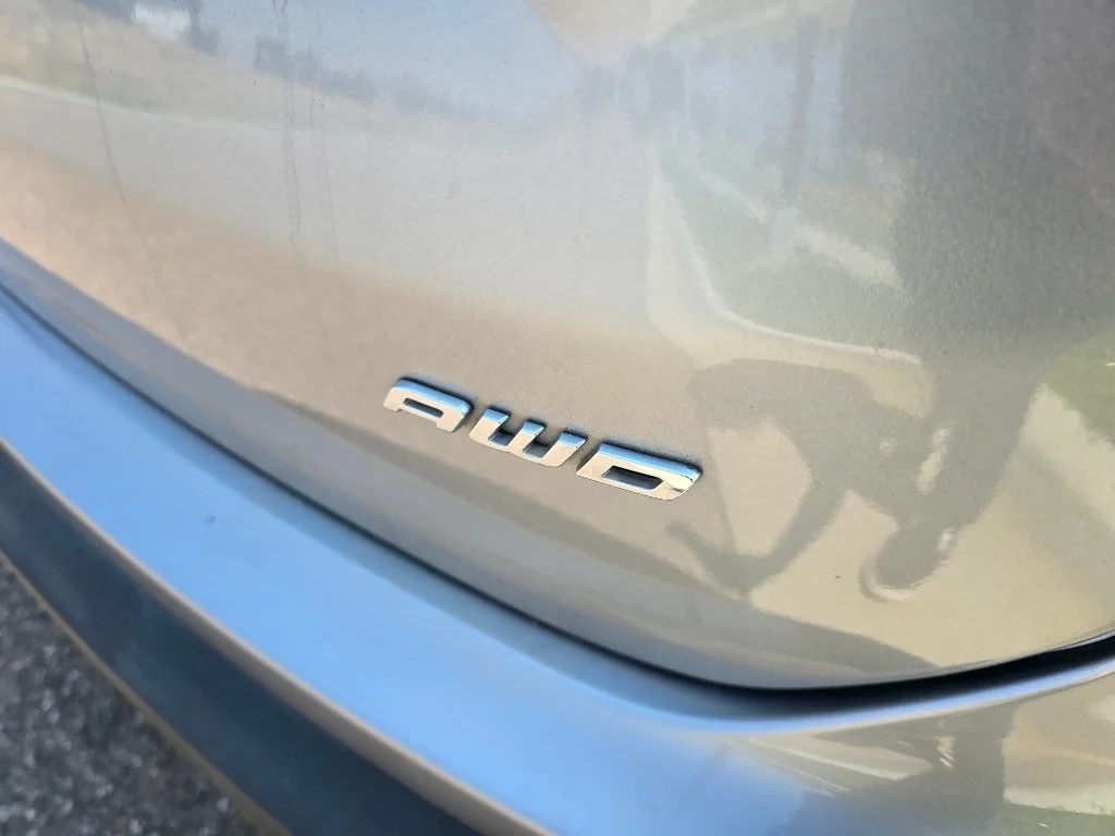 Used 2024 Iconic Silver Metallic Ford SEL image 11