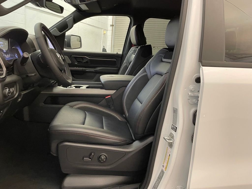 New 2026 Bright White Clear-Coat Exterior Paint RAM Laramie America 250 image 22