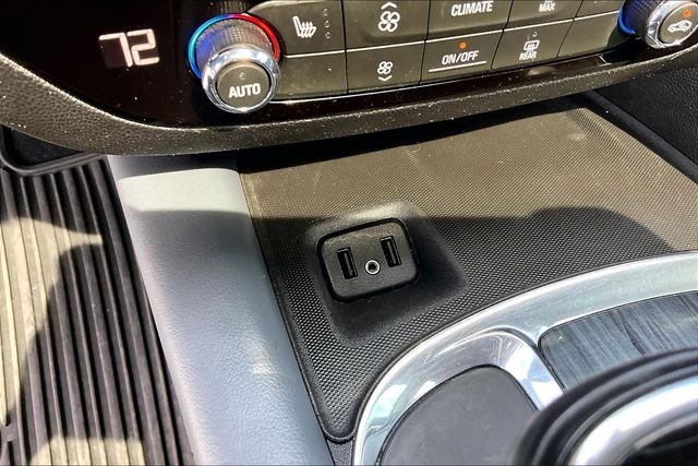 Used 2019 White Buick Essence image 23