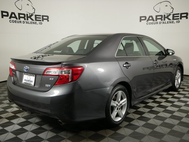 Used 2014 Magnetic Gray Metallic Toyota SE image 5