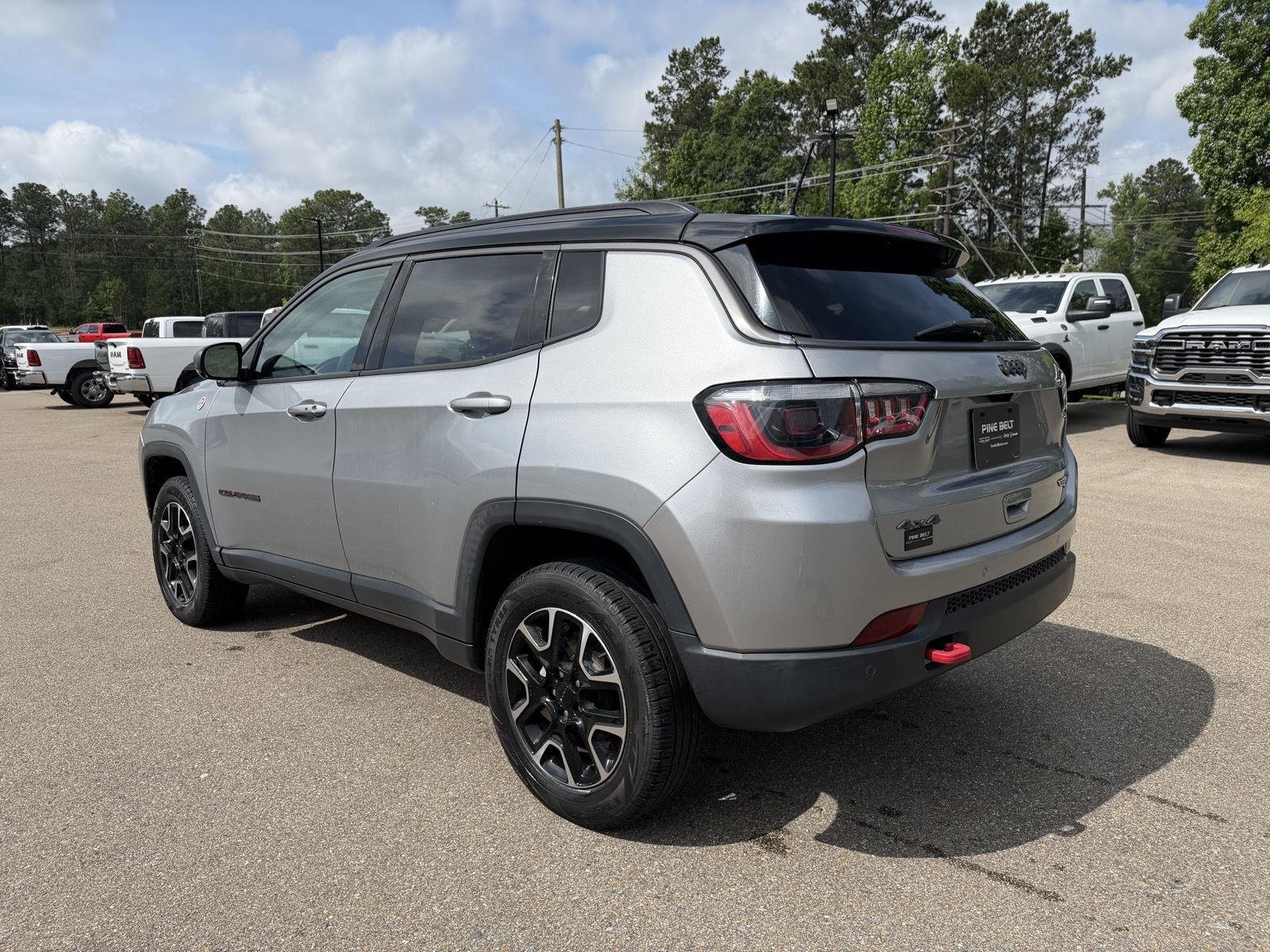 Used 2021 Billet Silver Metallic Clearcoat Jeep Trailhawk image 4