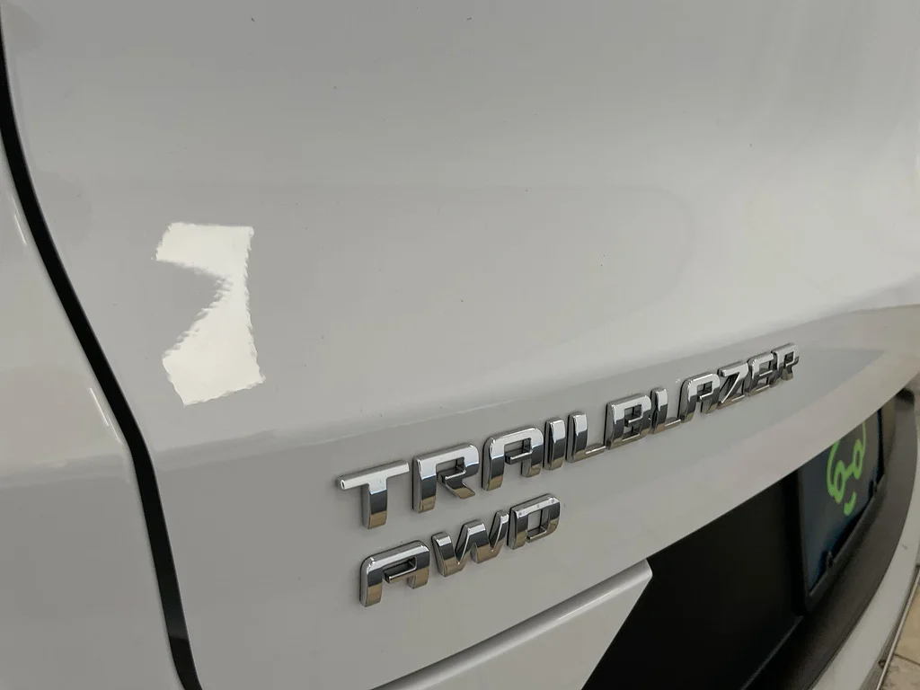 Used 2023 Summit White Chevrolet LT image 30