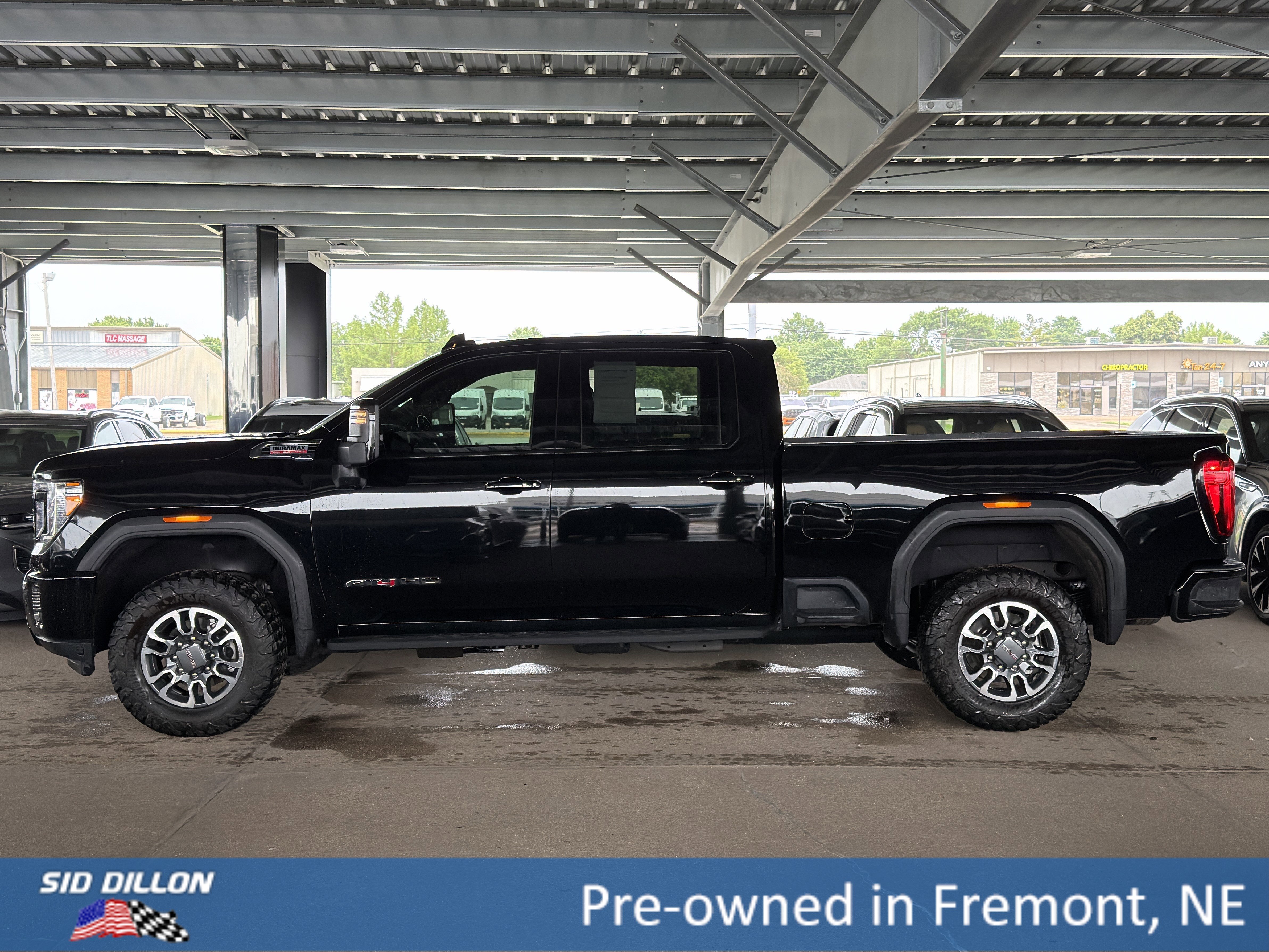 Used 2022 Onyx Black GMC AT4 image 8