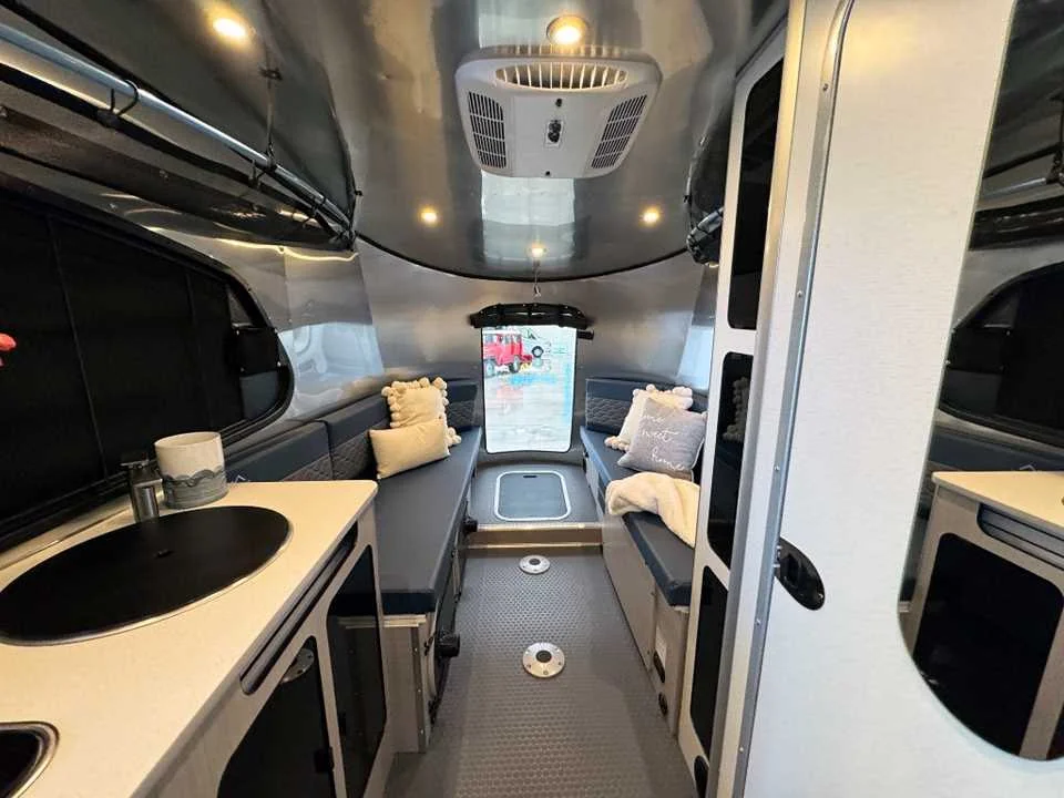 New 2026 SILVER AIRSTREAM  image 9
