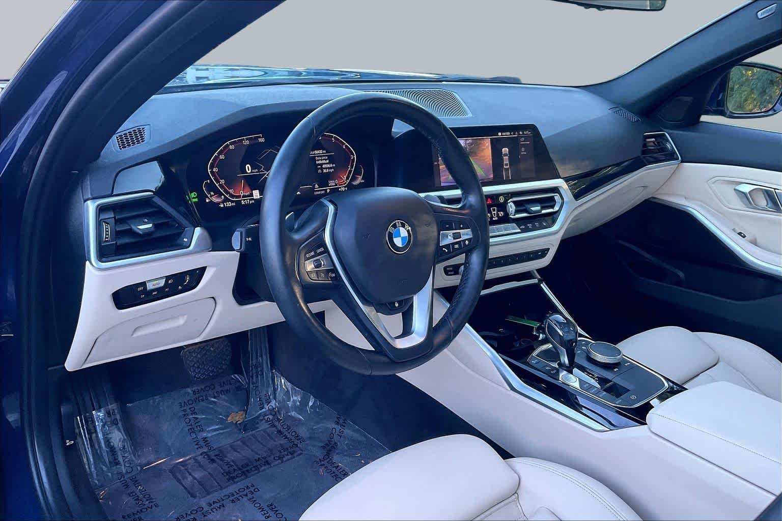 Used 2019 Mediterranean Blue Metallic BMW 330i xDrive image 17