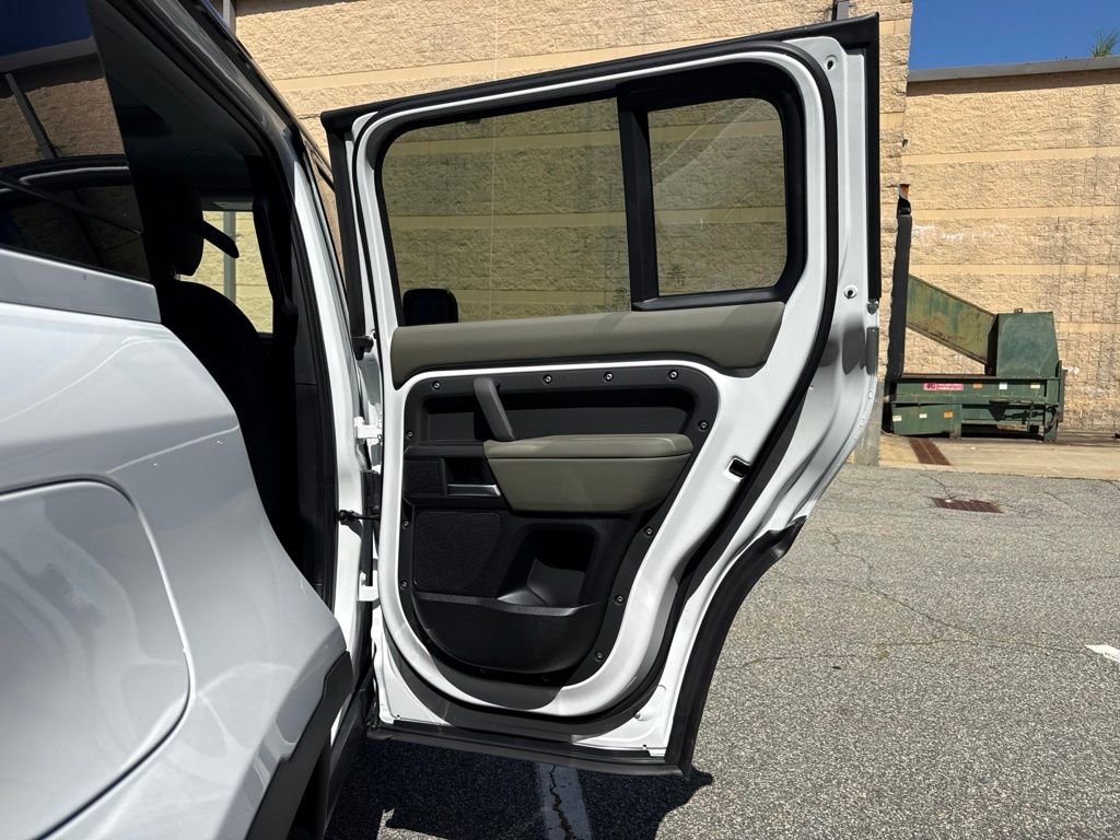 New 2026 White Land Rover S image 14