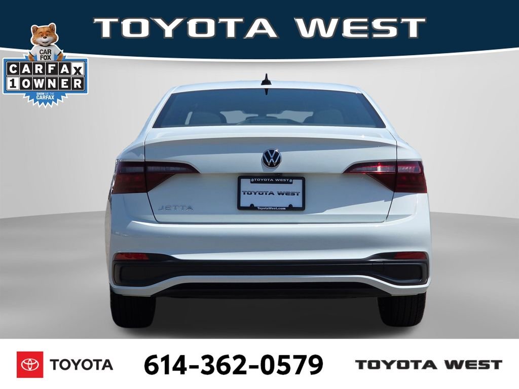 Used 2023  Volkswagen 1.5T Sport image 7