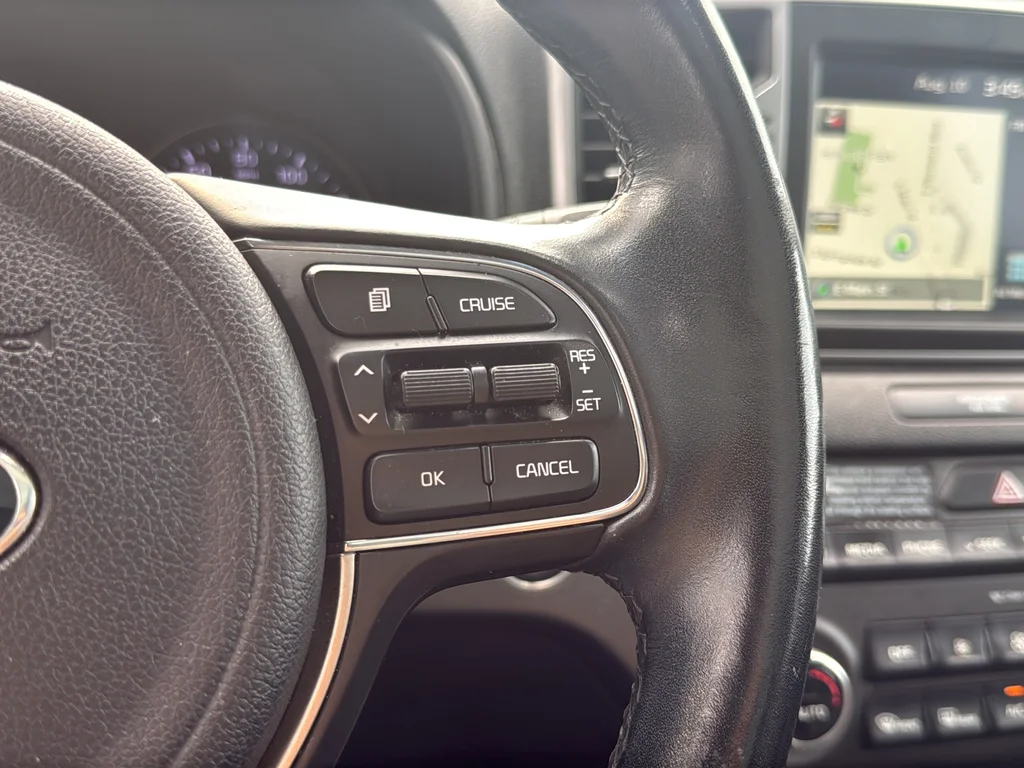Used 2017 Red Kia EX image 17