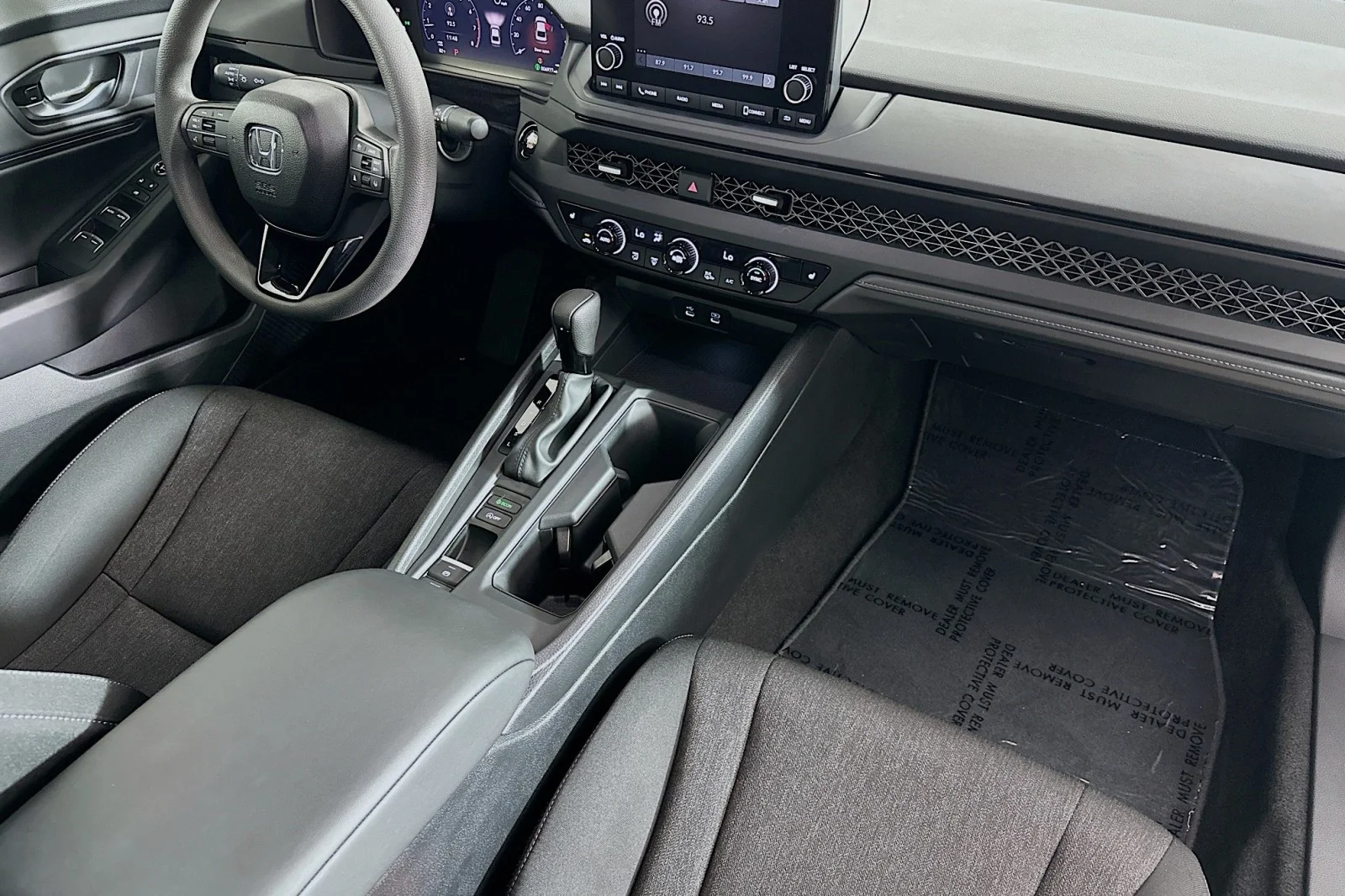 Used 2025 Platinum White Pearl Honda SE image 6
