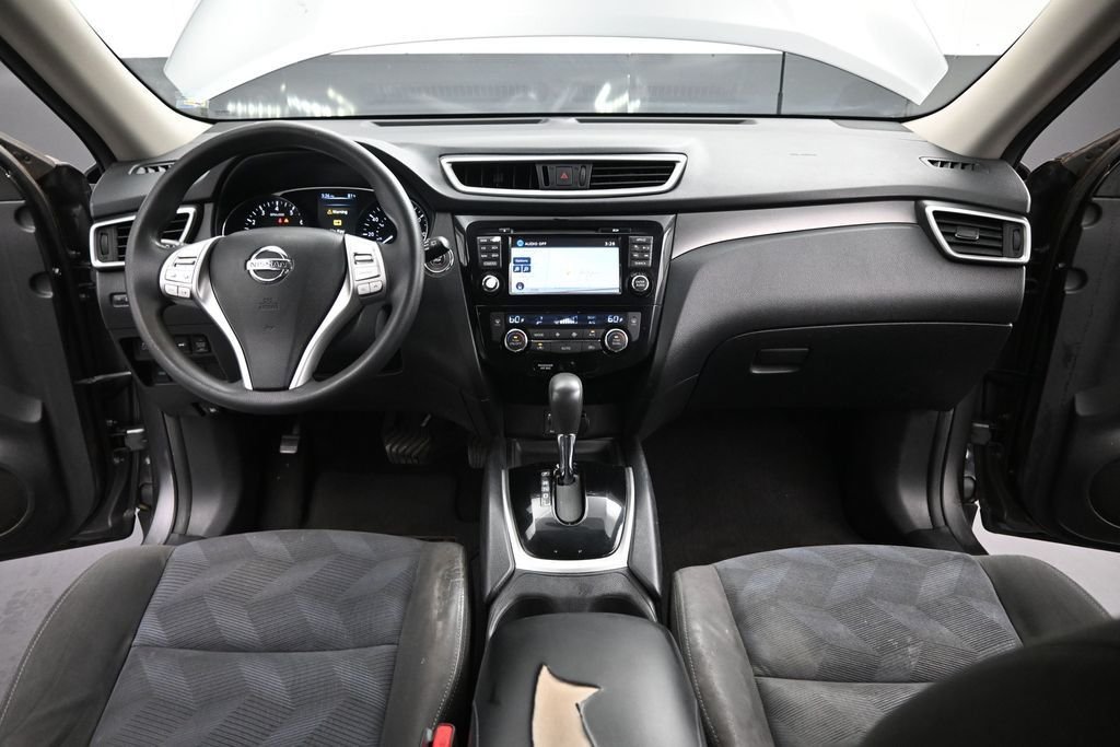 Used 2015 Gray Nissan SV image 31