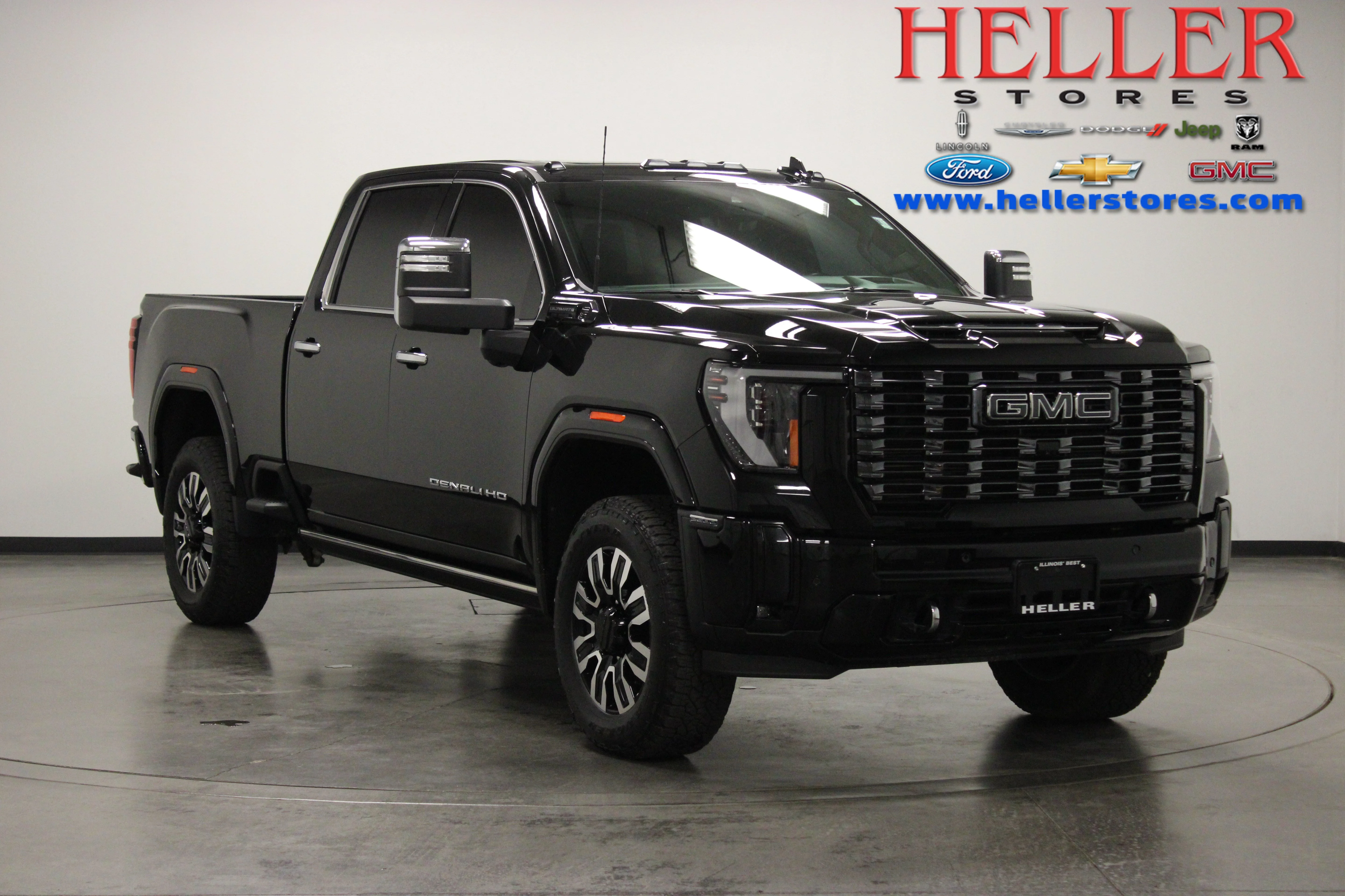 Used 2025 Onyx Black GMC Denali Ultimate image 1