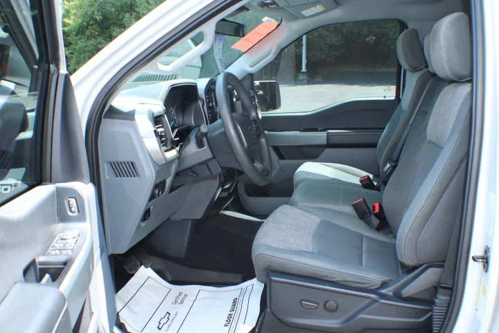 Used 2023  Ford  image 11