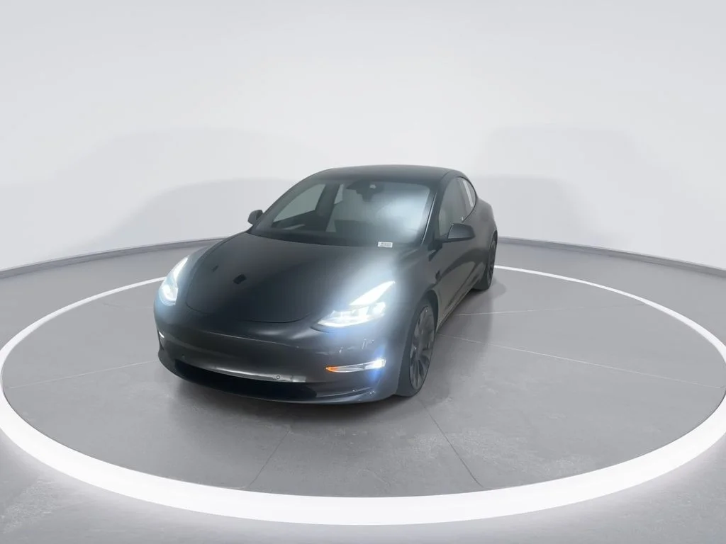 Used 2021  Tesla Performance image 5