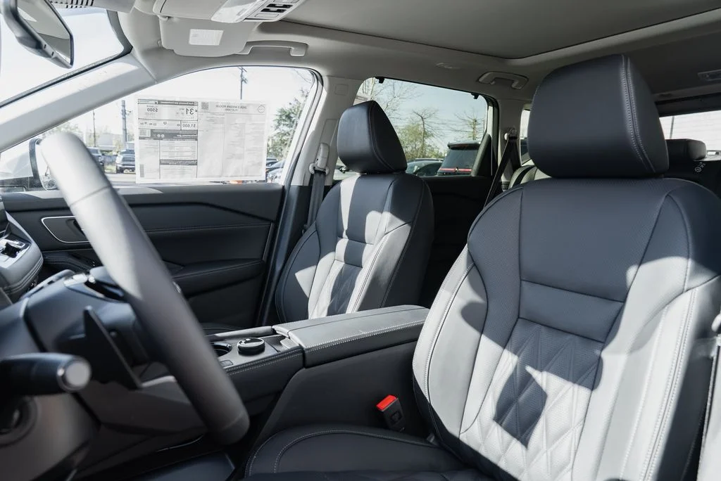 New 2026 Everest White Pearl TriCoat Nissan Platinum image 23