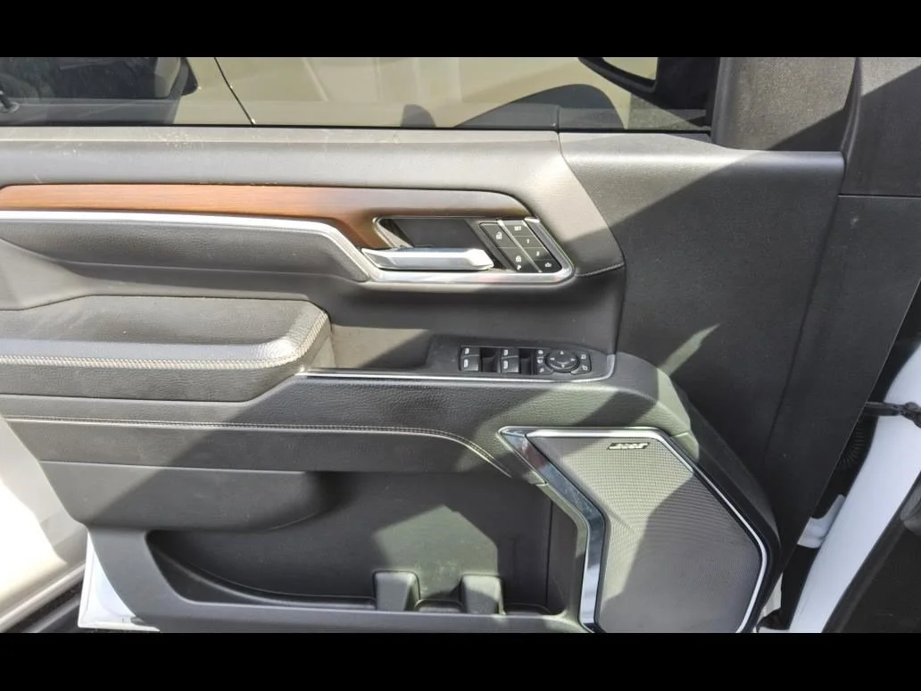 Used 2024 Summit White GMC Denali DRW image 5