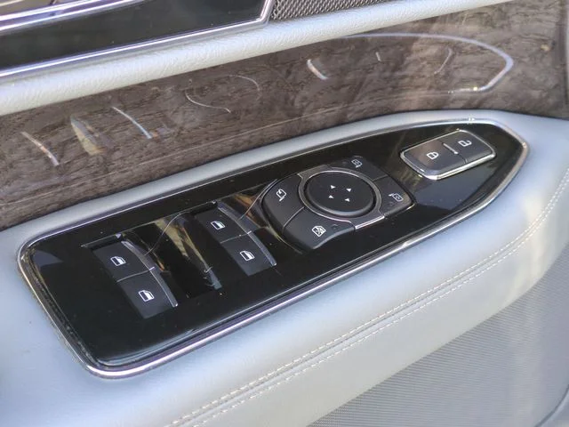 Used 2019 Black Lincoln Reserve image 13