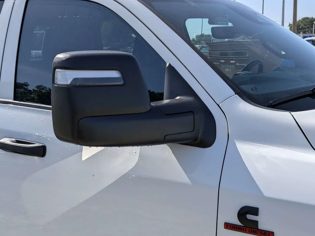 New 2026 Bright White Clear-Coat Exterior Paint RAM Tradesman image 11