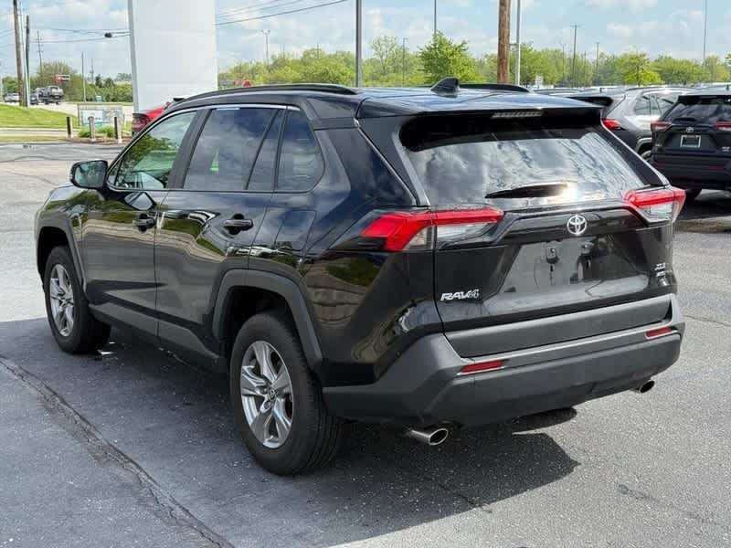 Used 2025 Midnight Black Metallic Toyota XLE image 5