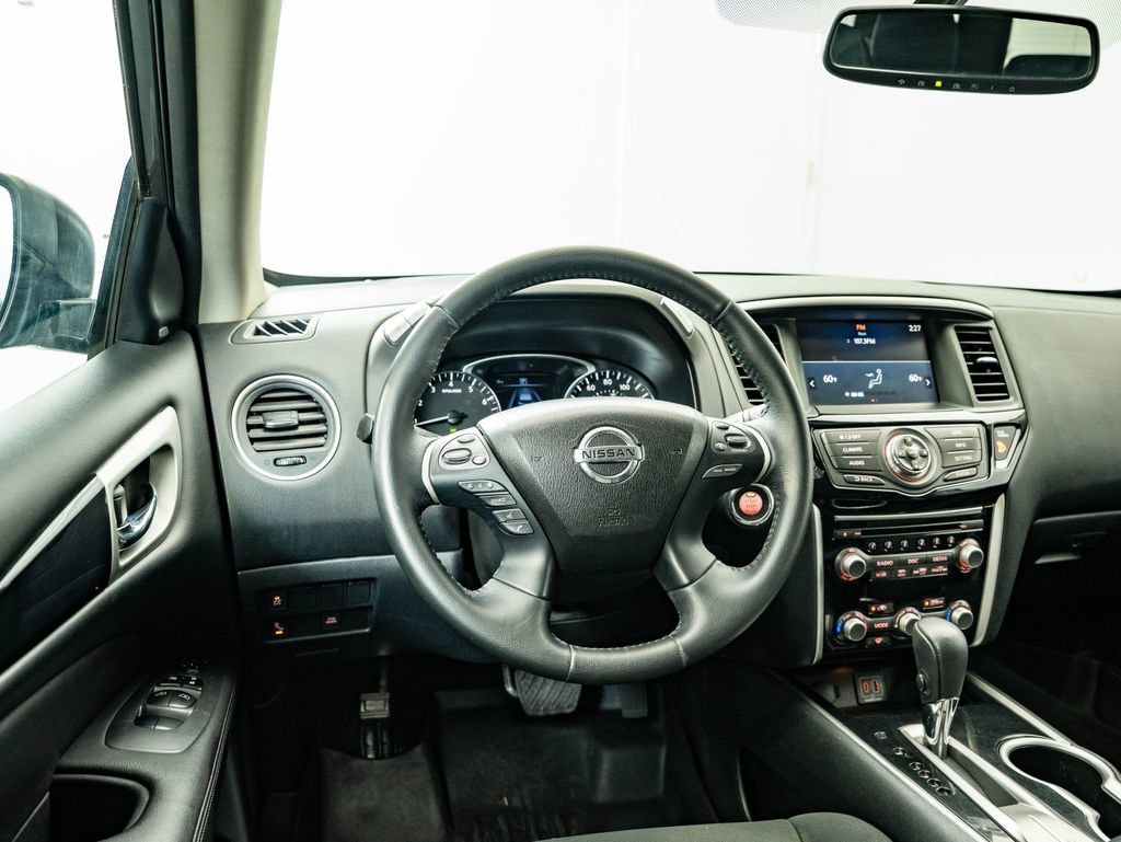 Used 2020 Gun Metallic Nissan SV image 34