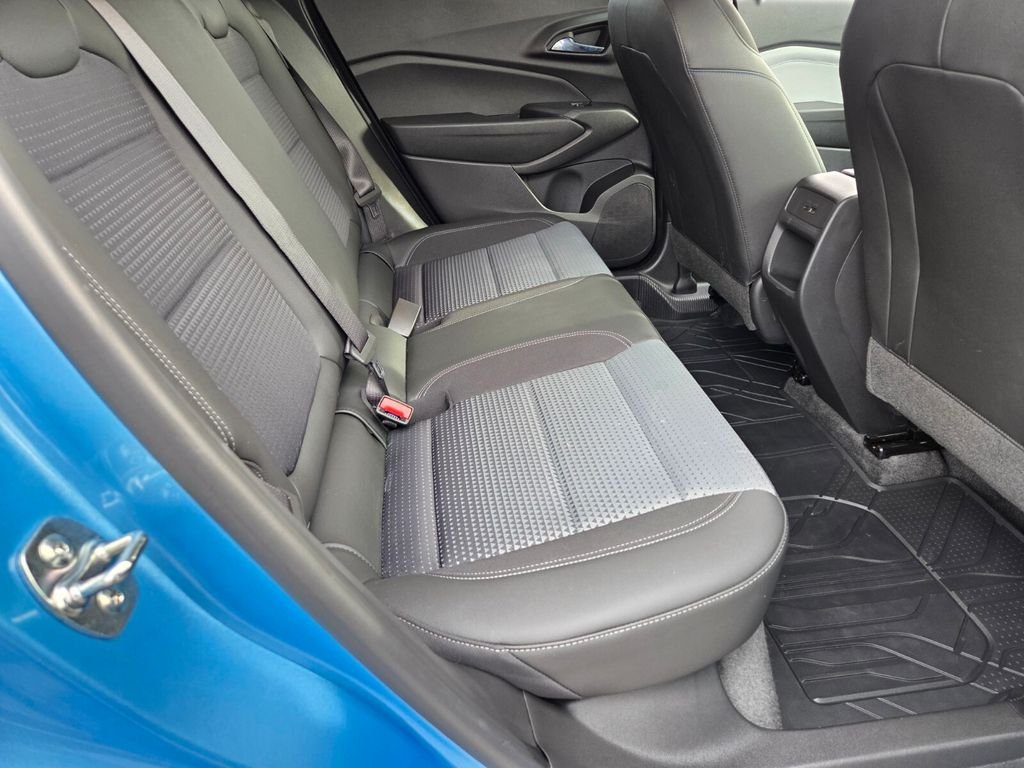 Used 2025 Blue Chevrolet LT image 18