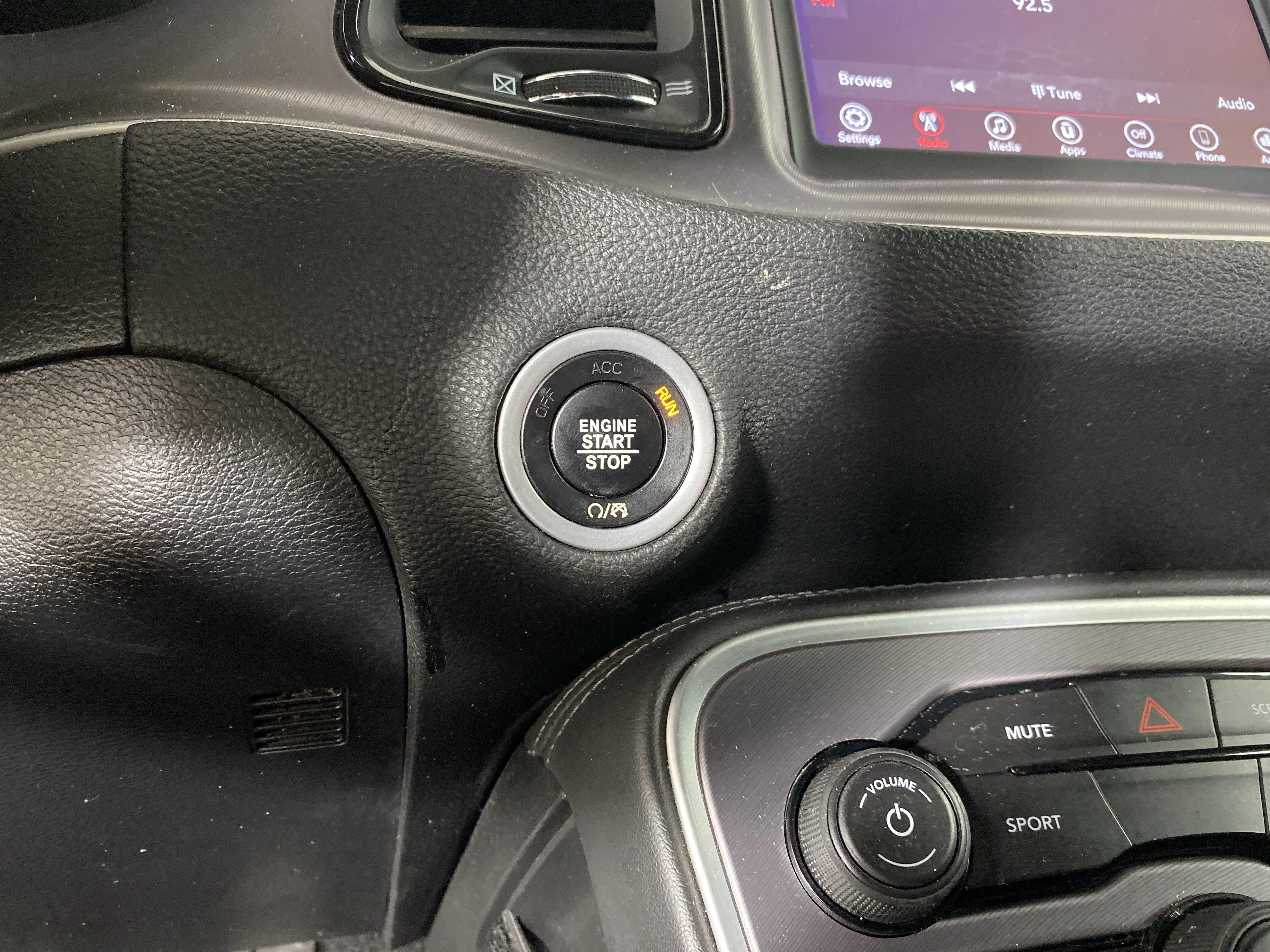 Used 2019 Go Mango Dodge SXT image 22