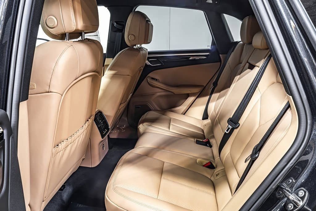 2025 Porsche Macan - Photo 18