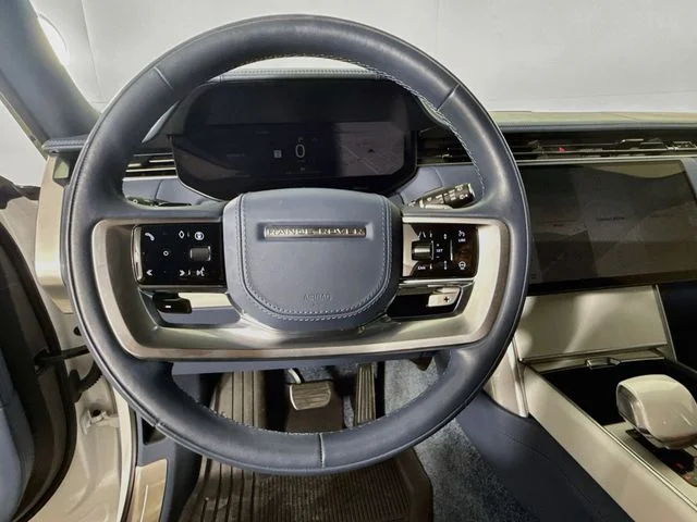 Certified Used 2025 White Land Rover SV image 12