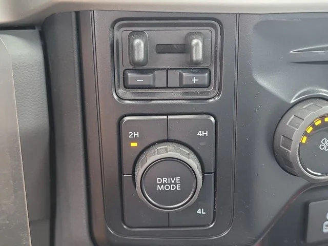 New 2025 Oxford White Ford XL image 22