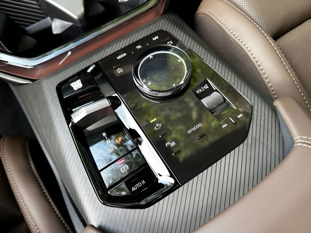 New 2026 Dune Grey Metallic BMW 30 xDrive image 18