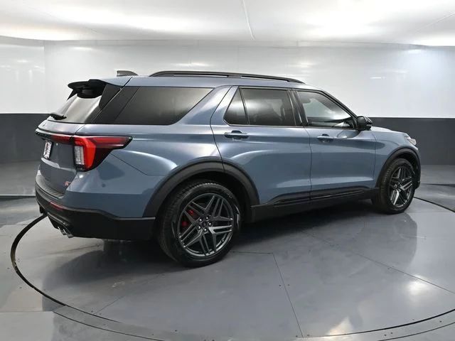 Used 2025 Blue Ford ST image 5