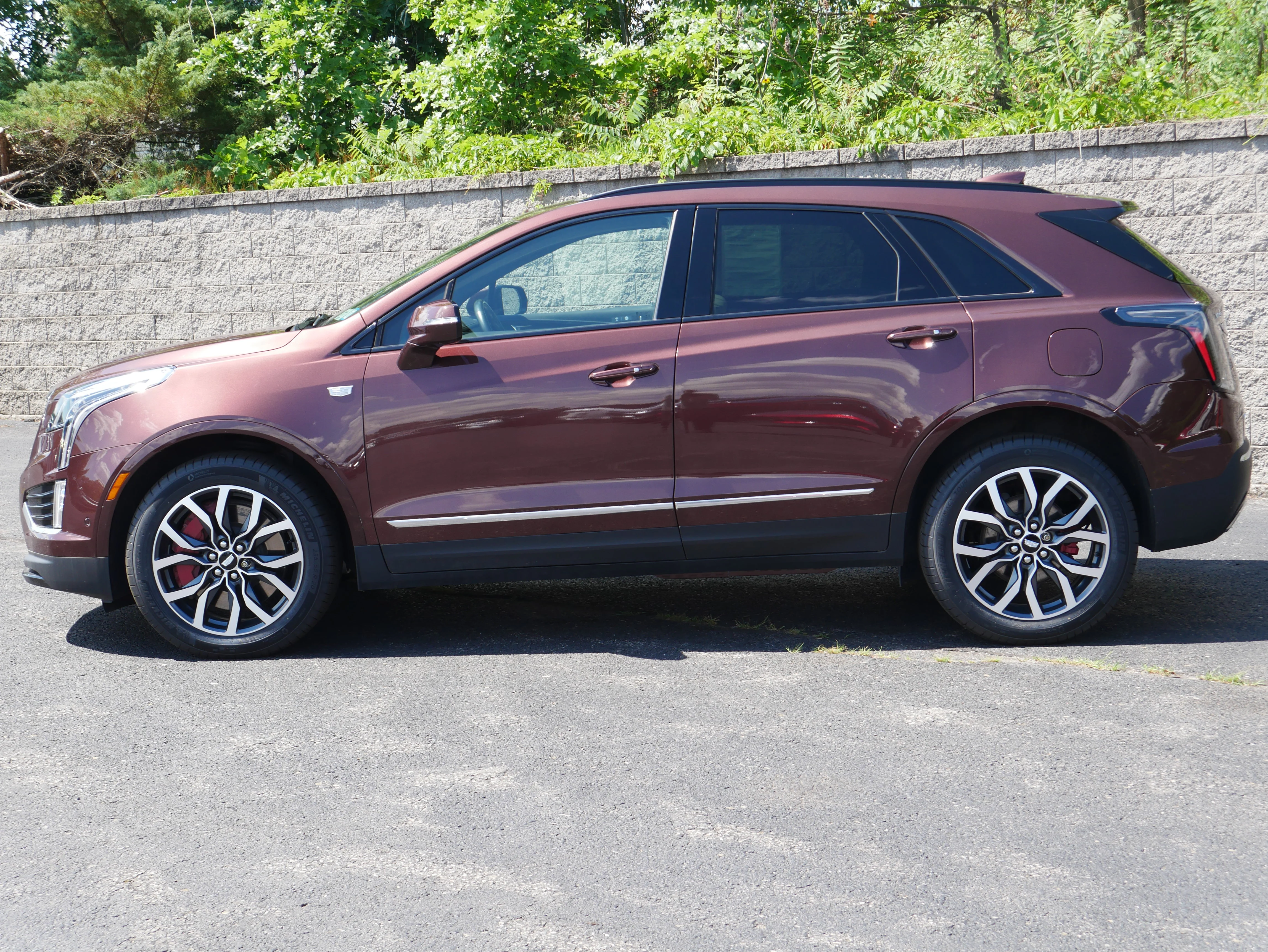 Used 2022 Rosewood Metallic Cadillac Sport image 3
