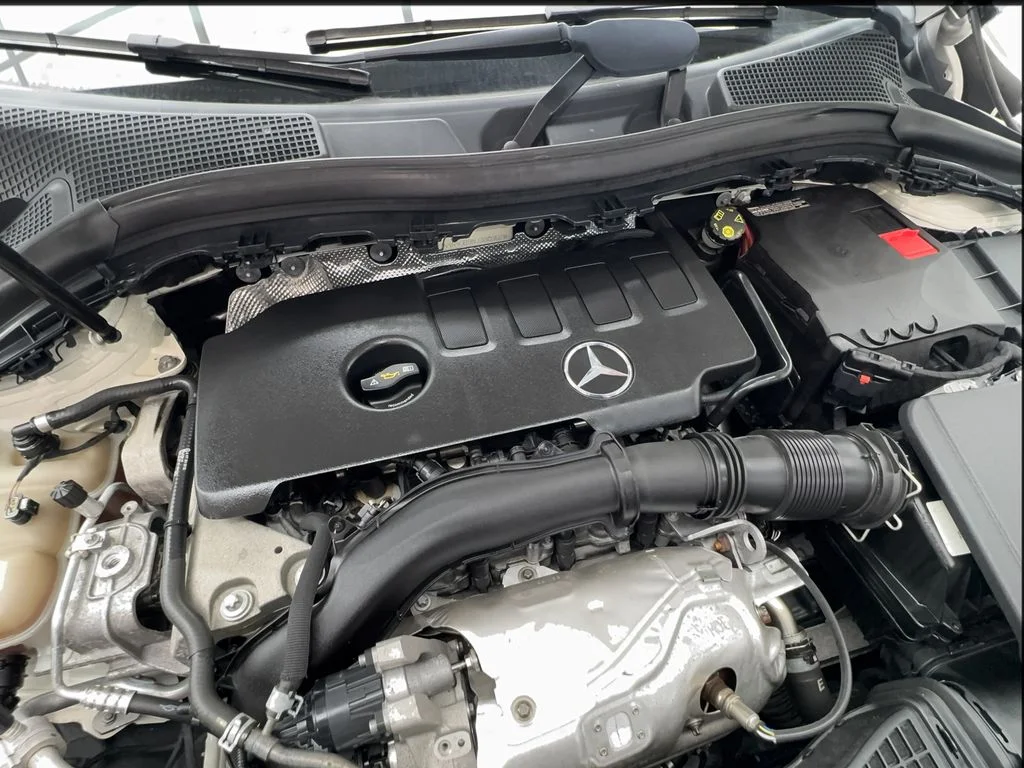 Used 2022 White Mercedes-Benz GLA 250 image 18