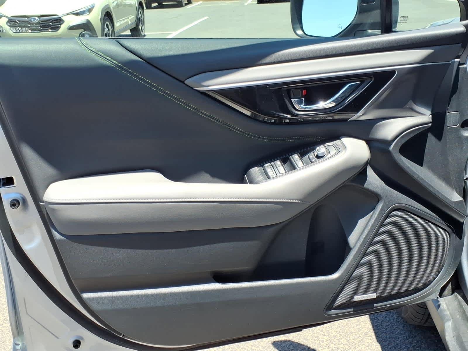 Used 2025 Ice Silver Metallic Subaru Onyx Edition image 24