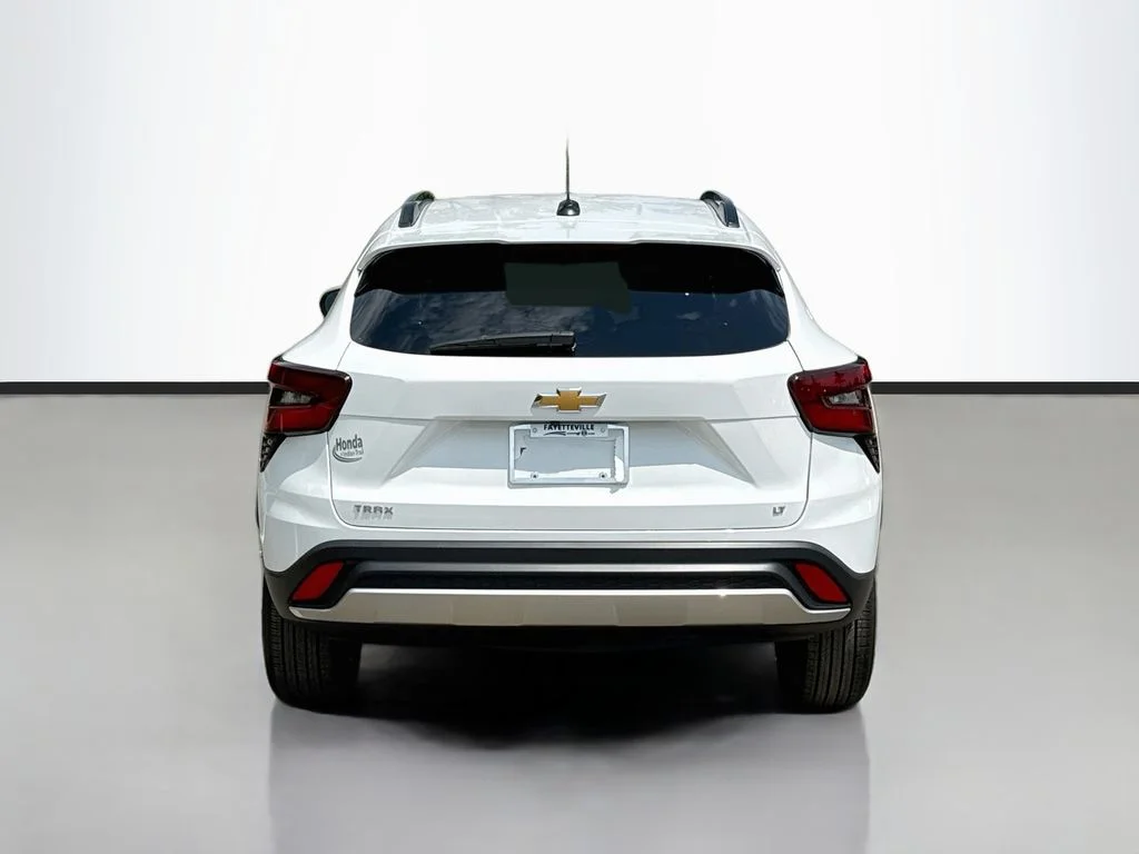 2025 Chevrolet Trax LT - Photo 6