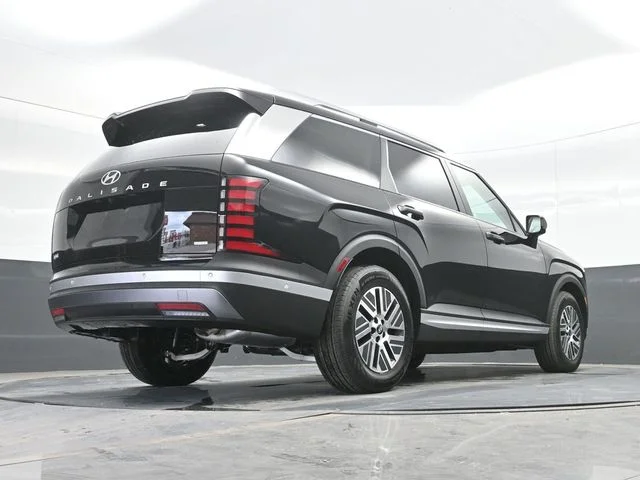 New 2026 Black Hyundai SEL Premium image 18