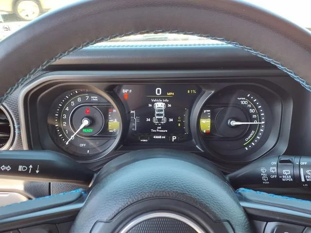 Used 2024  Jeep Rubicon image 17