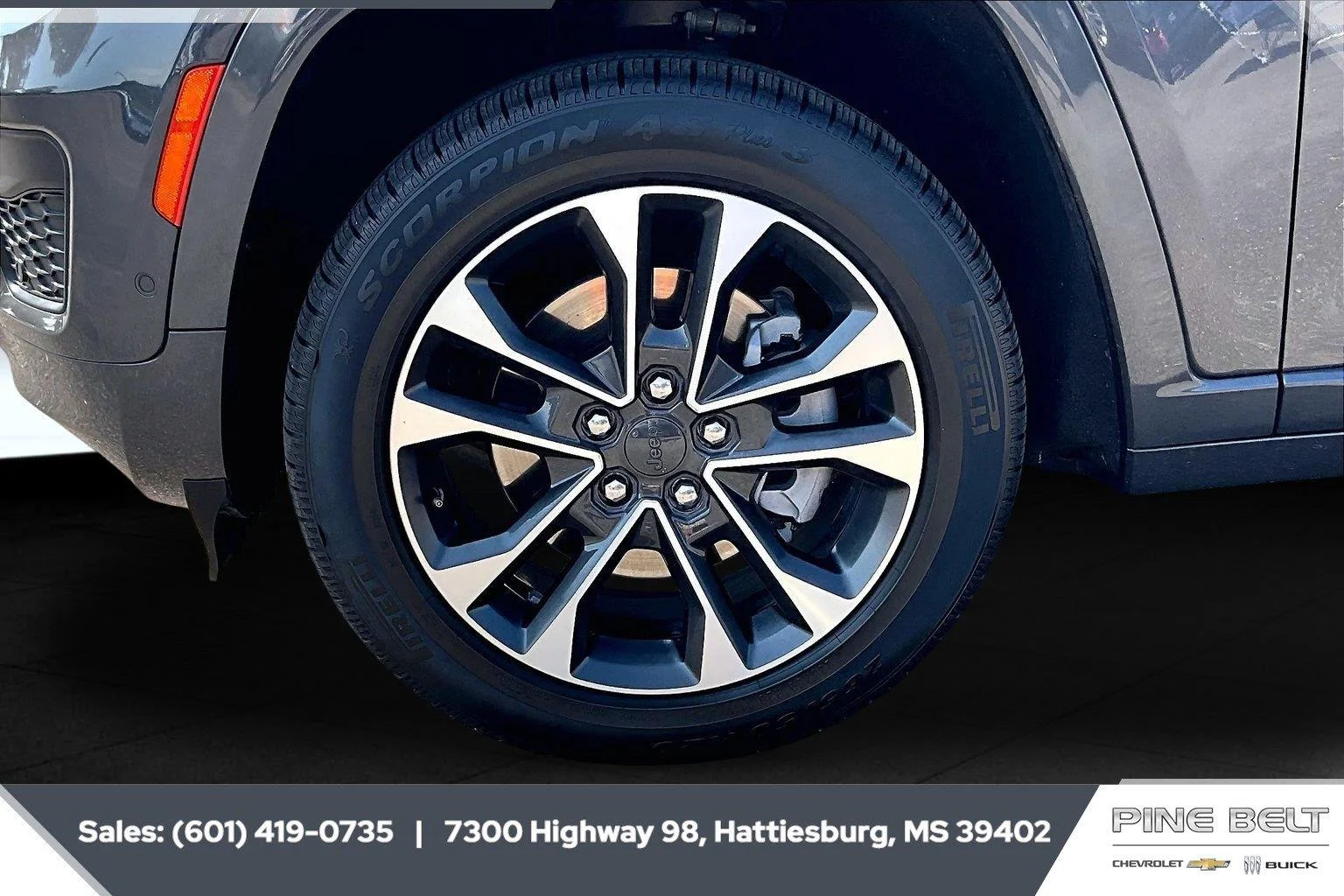 Used 2023 Baltic Gray Metallic Clearcoat Jeep Overland image 7
