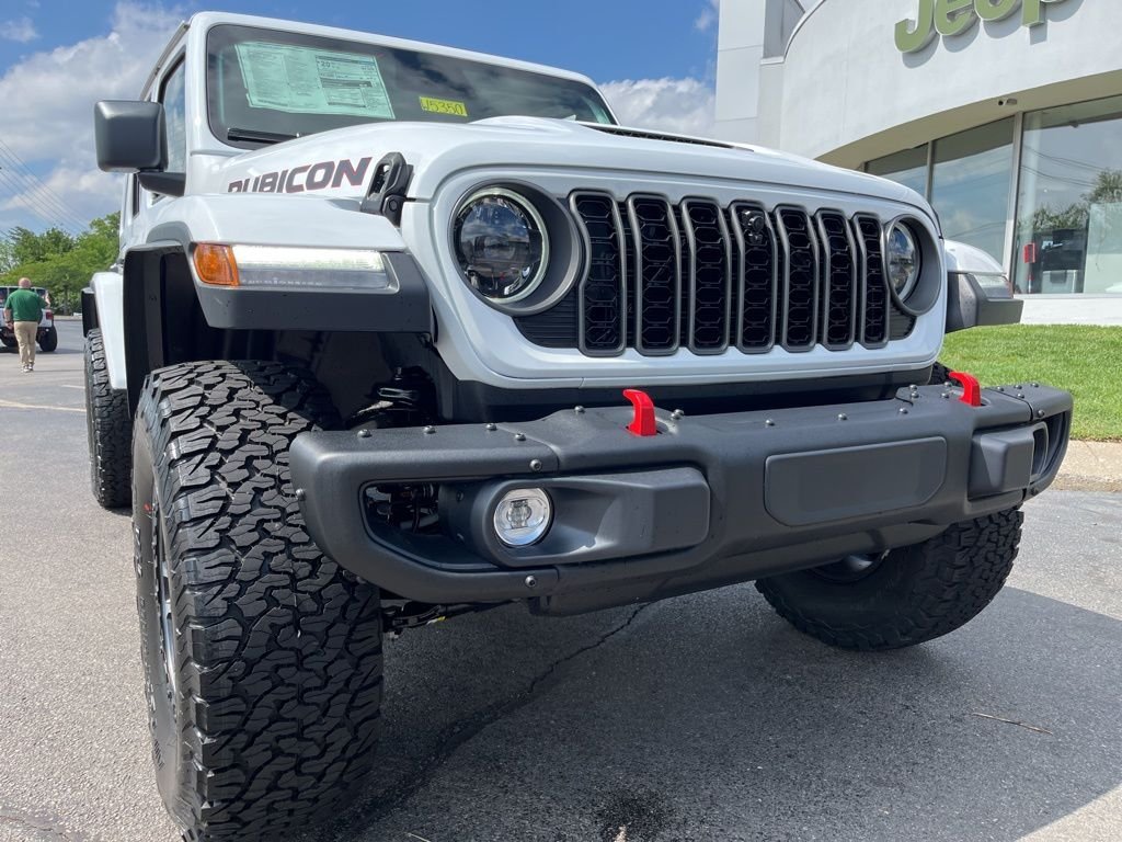 New 2026 Bright White Clear-Coat Exterior Paint Jeep Rubicon X image 49