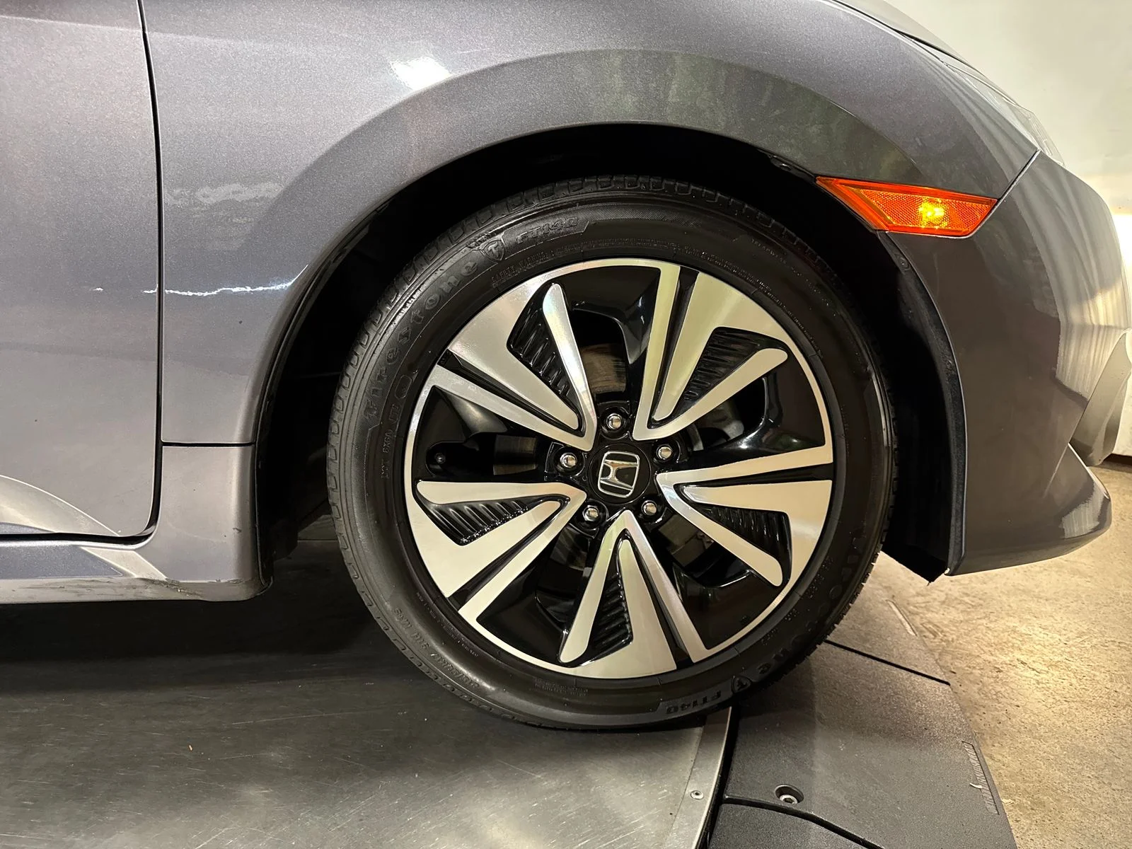 Used 2017  Honda EX-T image 14