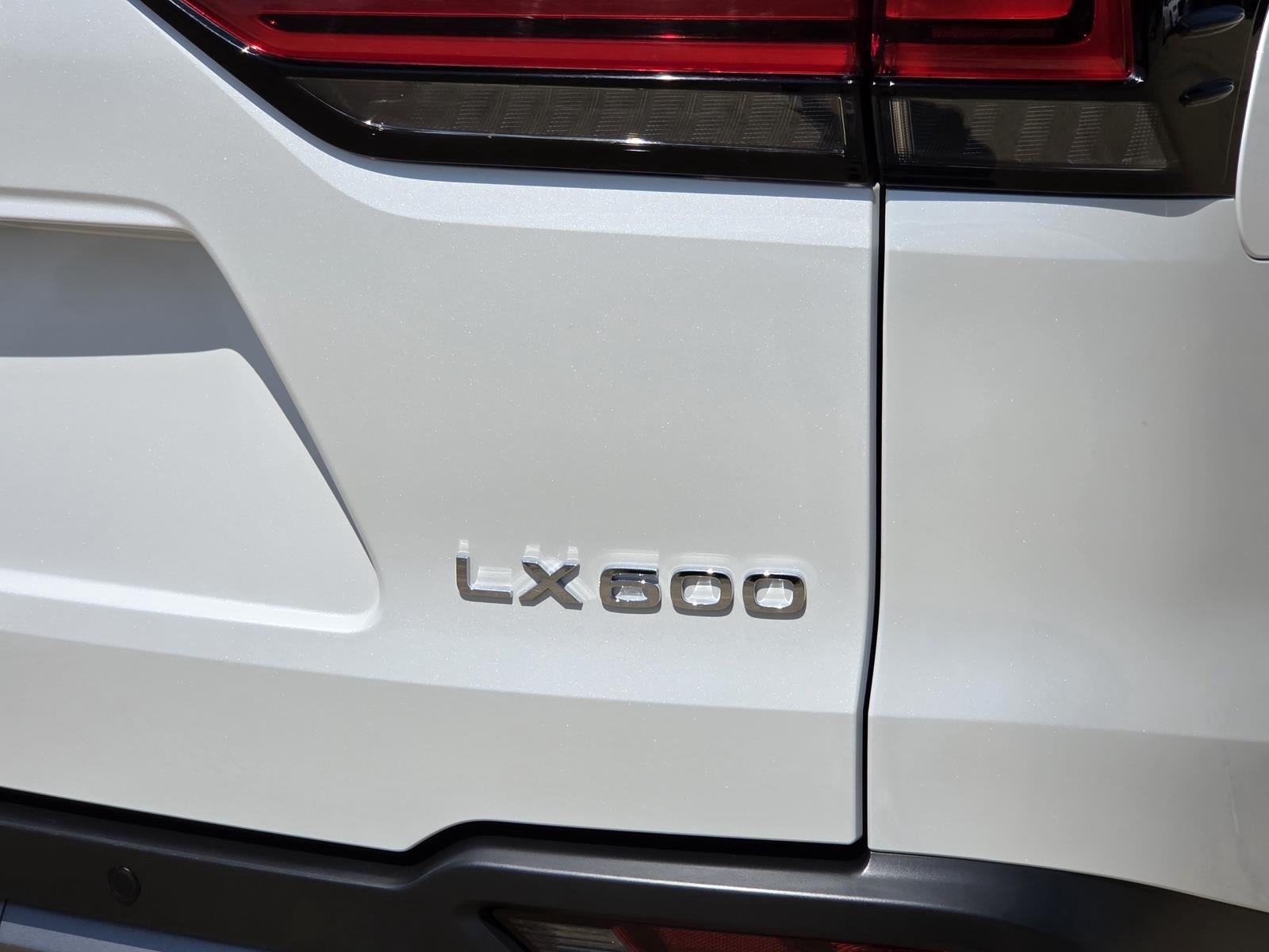 Used 2023 Eminent White Pearl Lexus LX 600 Luxury image 8