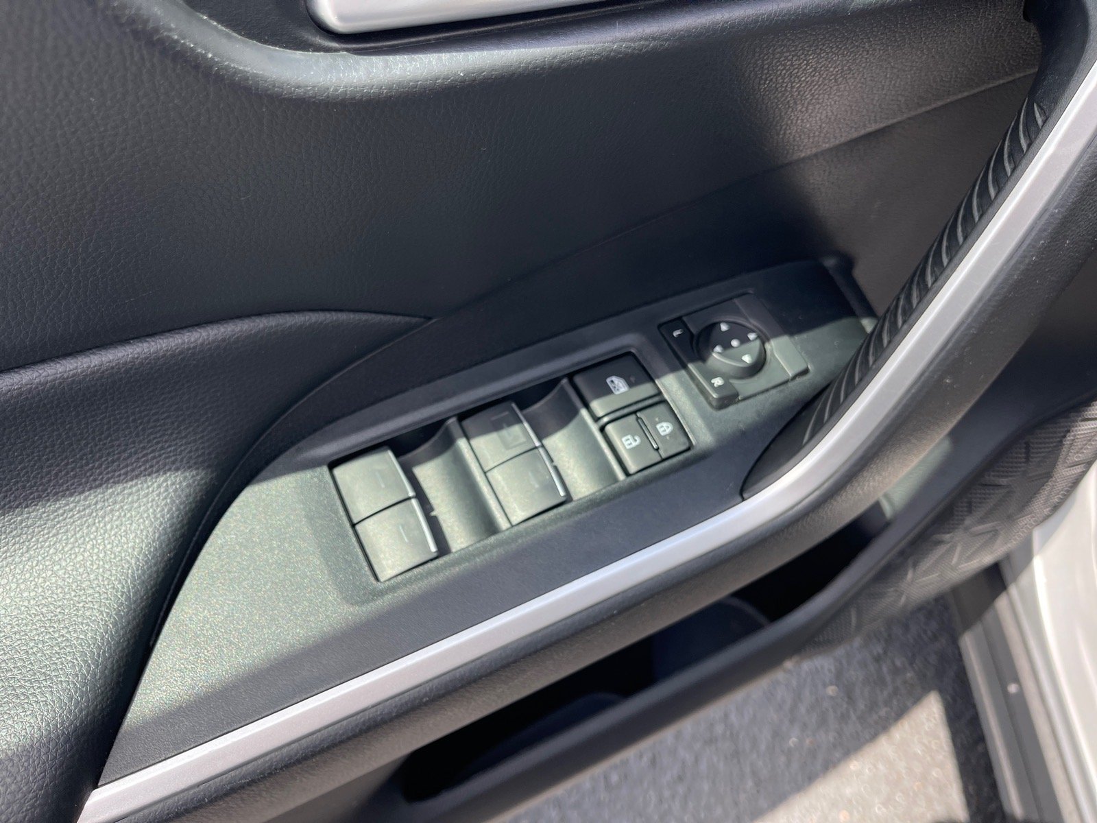 Used 2024 Silver Sky Metallic Toyota XLE image 8
