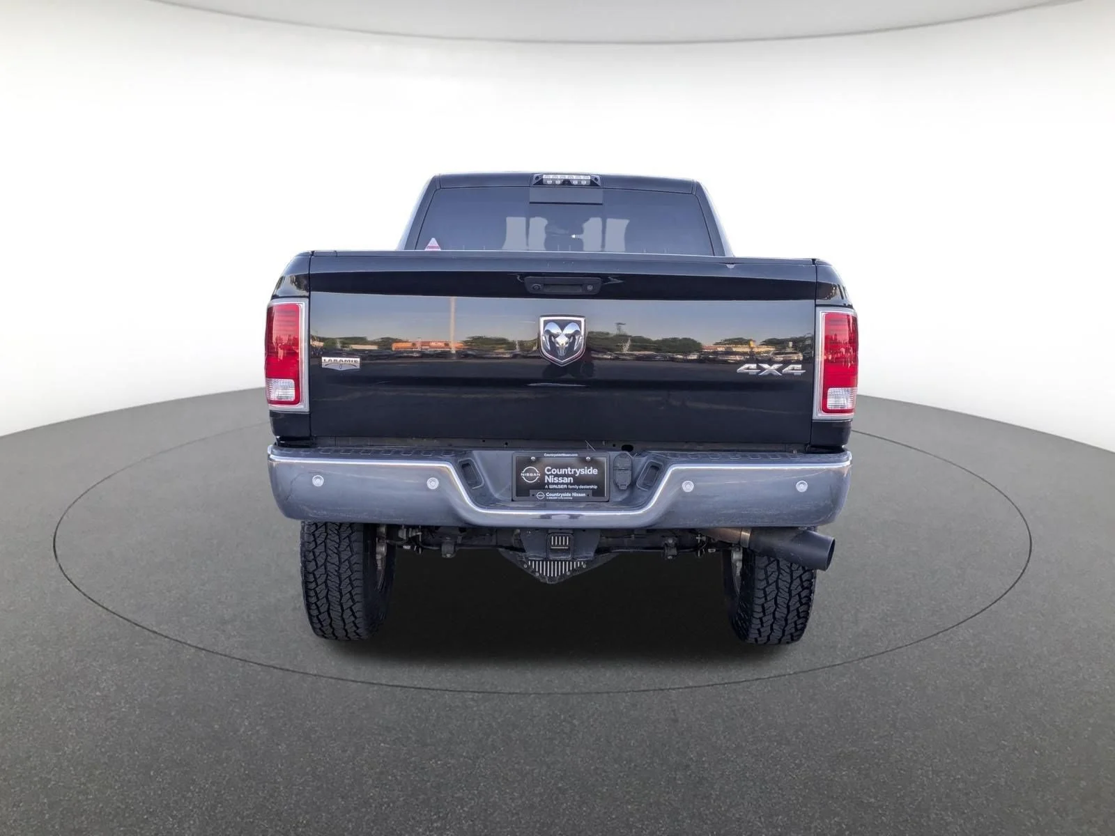Used 2017 Brilliant Black Crystal Pearlcoat Ram Laramie image 6