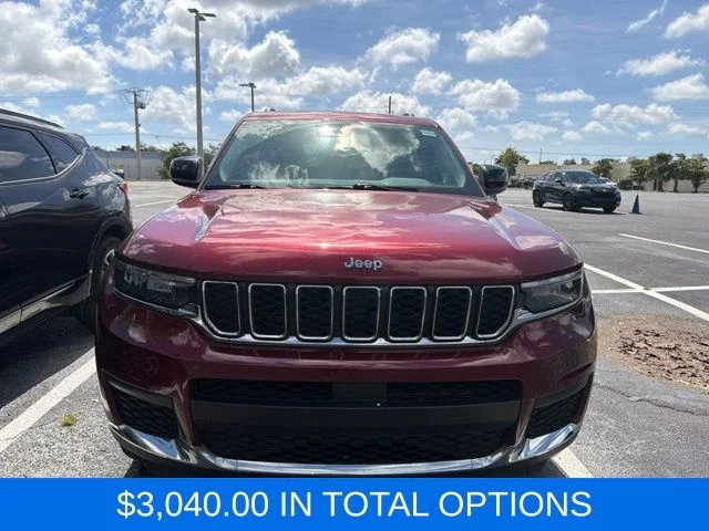 Used 2023 Red Jeep Laredo image 2