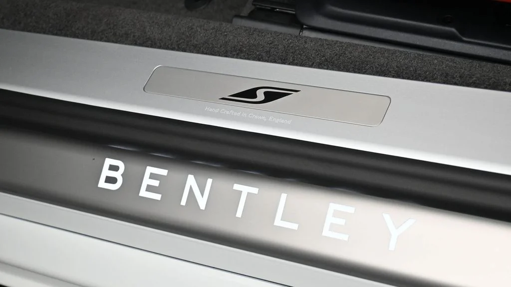 New 2026 White Bentley  image 19